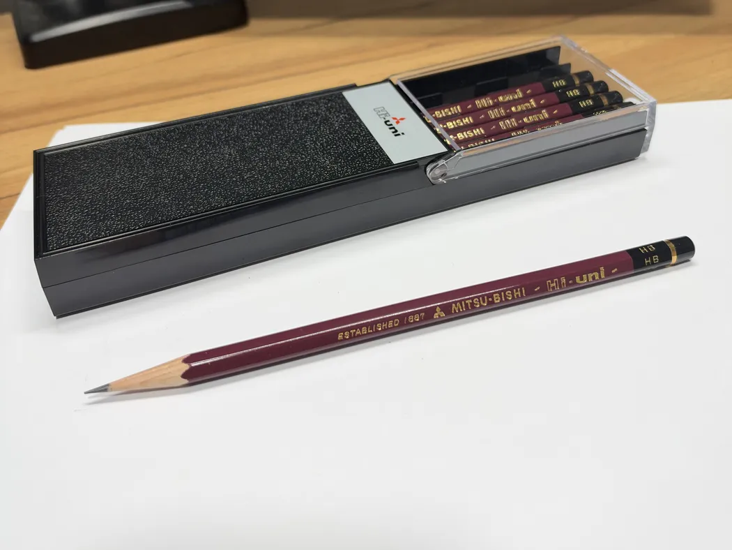 Mitsubishi Hi-Uni pencil